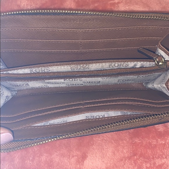 Michael Kors Wallet - Picture 3 of 7